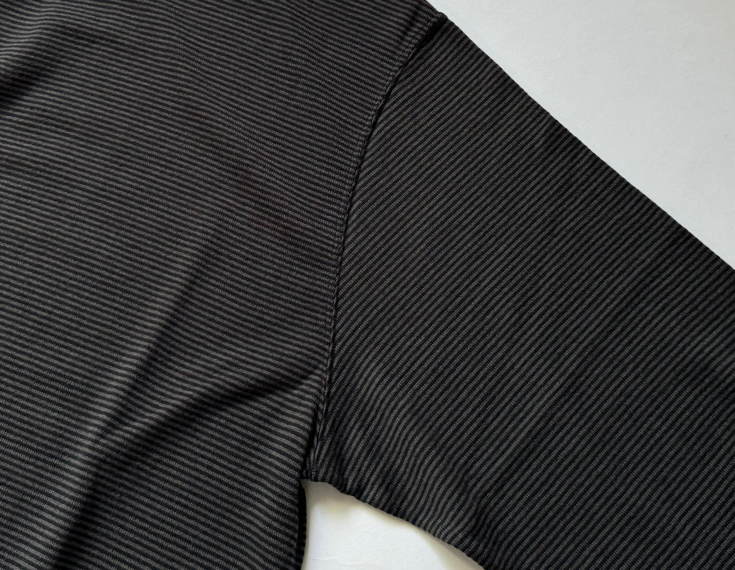 HEUGN / ユーゲン "Roger Boader Wool T / CUT006"