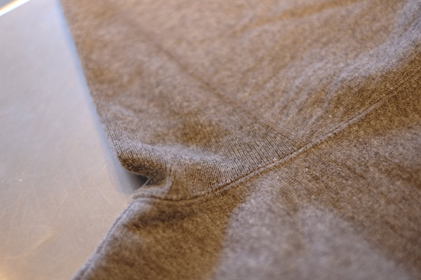 slopeslow / スロープスロー "turtle neck sweater”