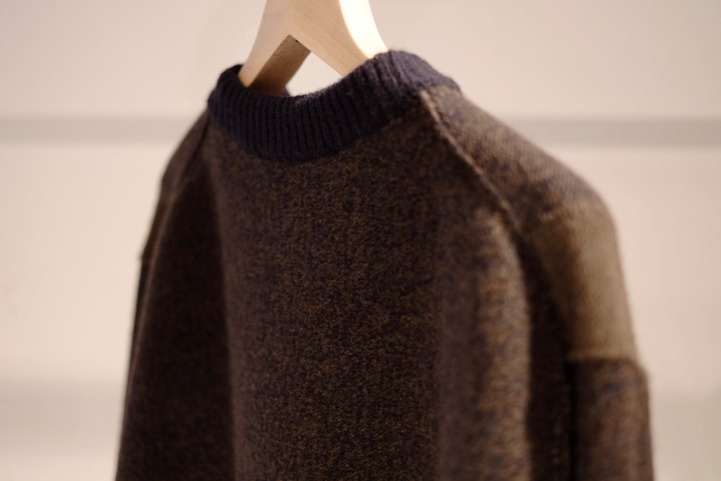 slopeslow / スロープスロー "bicolor crewneck sweater”