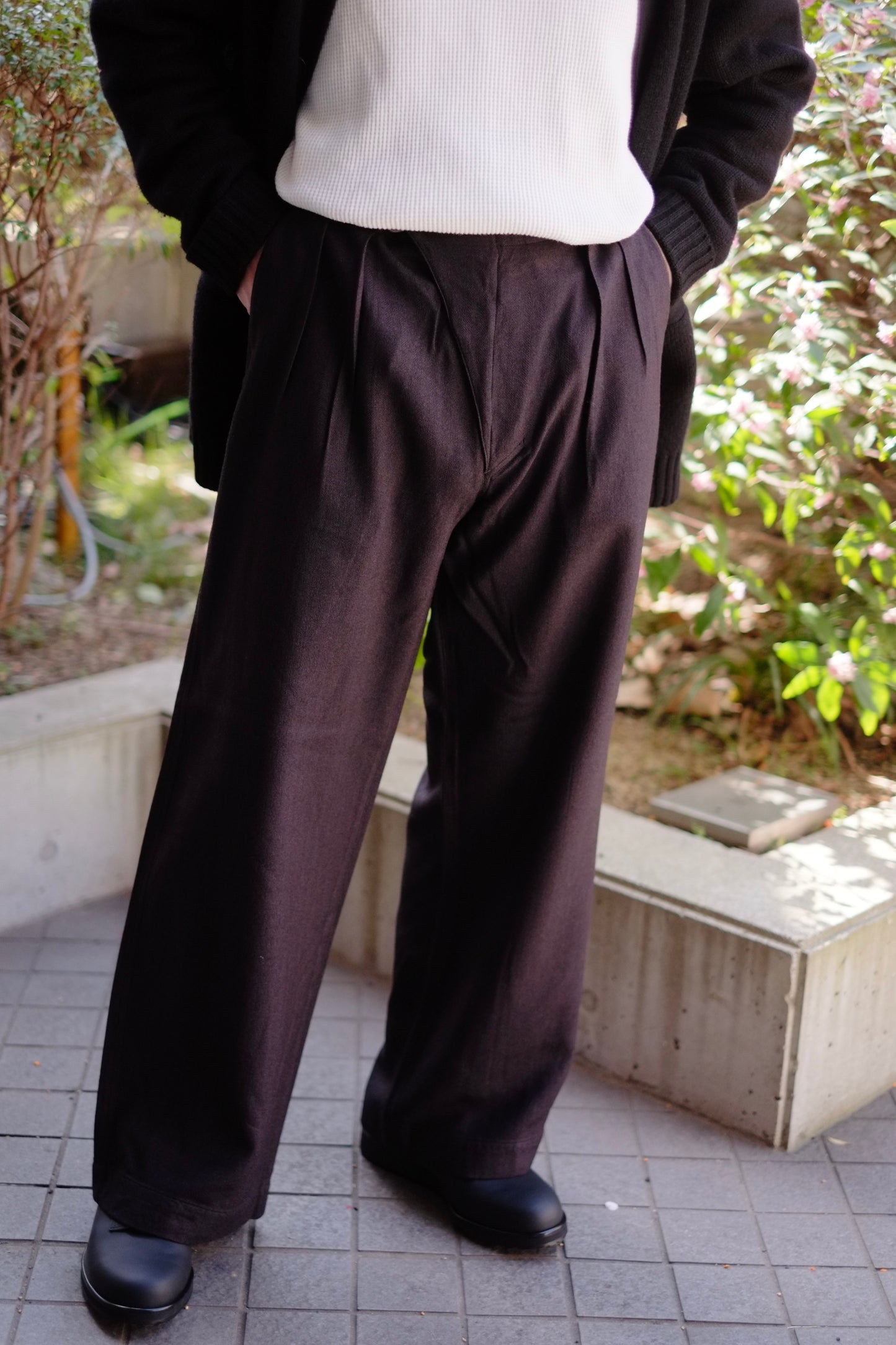 Motiv Mfg /モチーフ マニファクチャリング "Oblique Trousers”