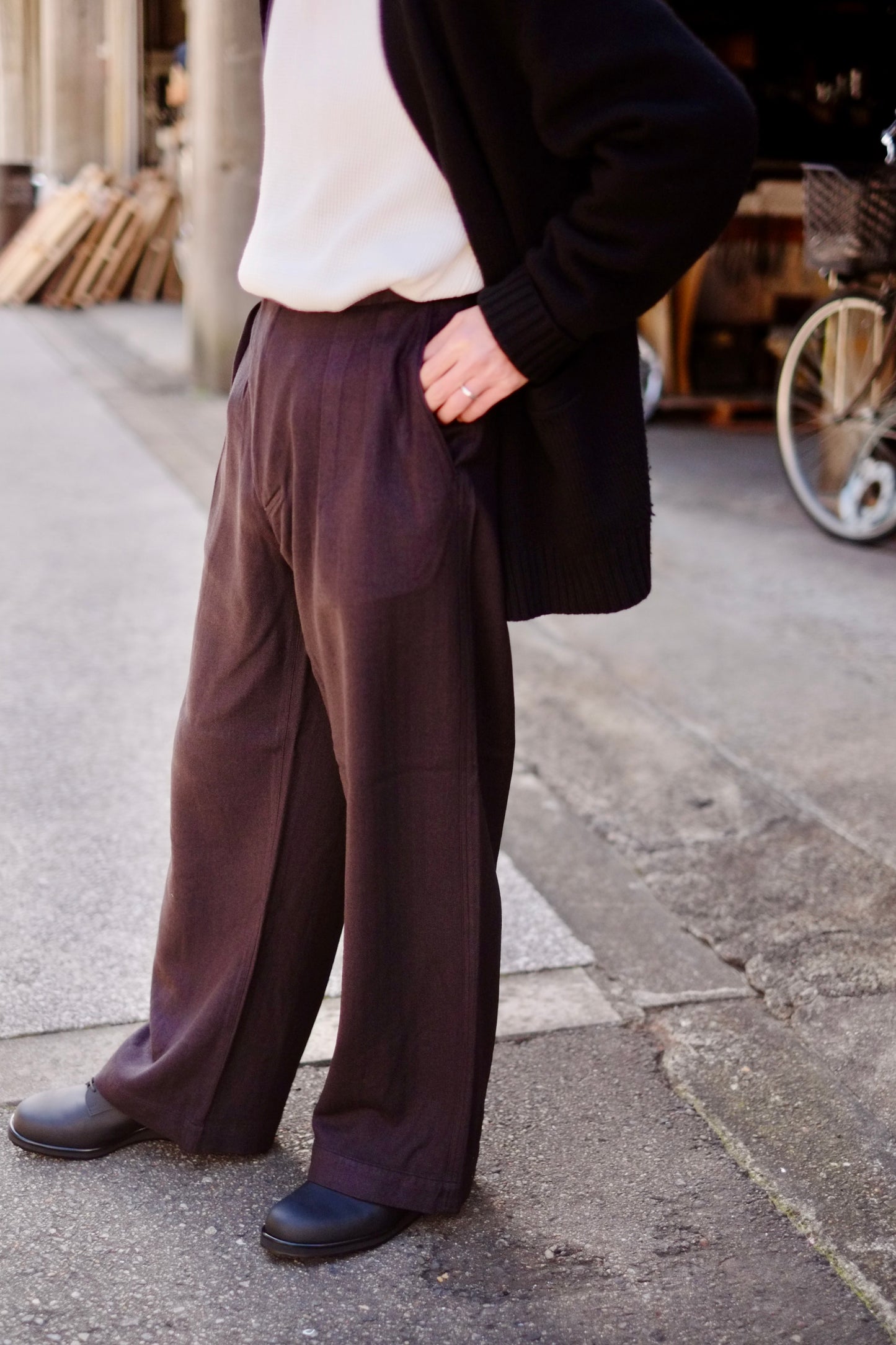 Motiv Mfg /モチーフ マニファクチャリング "Oblique Trousers”
