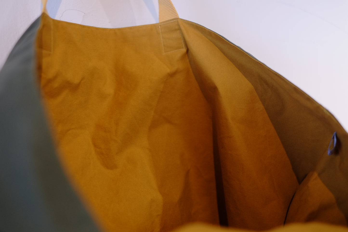 vanessa bullick - swimming beach bags / Short handles