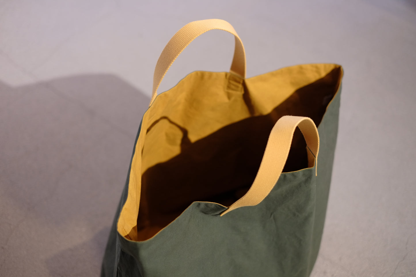 vanessa bullick - swimming beach bags / Short handles