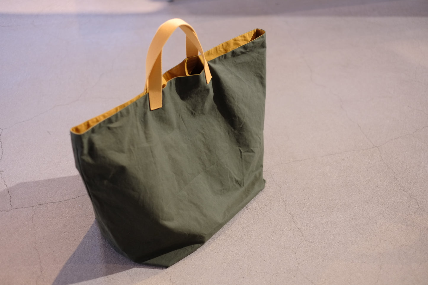 vanessa bullick - swimming beach bags / Short handles
