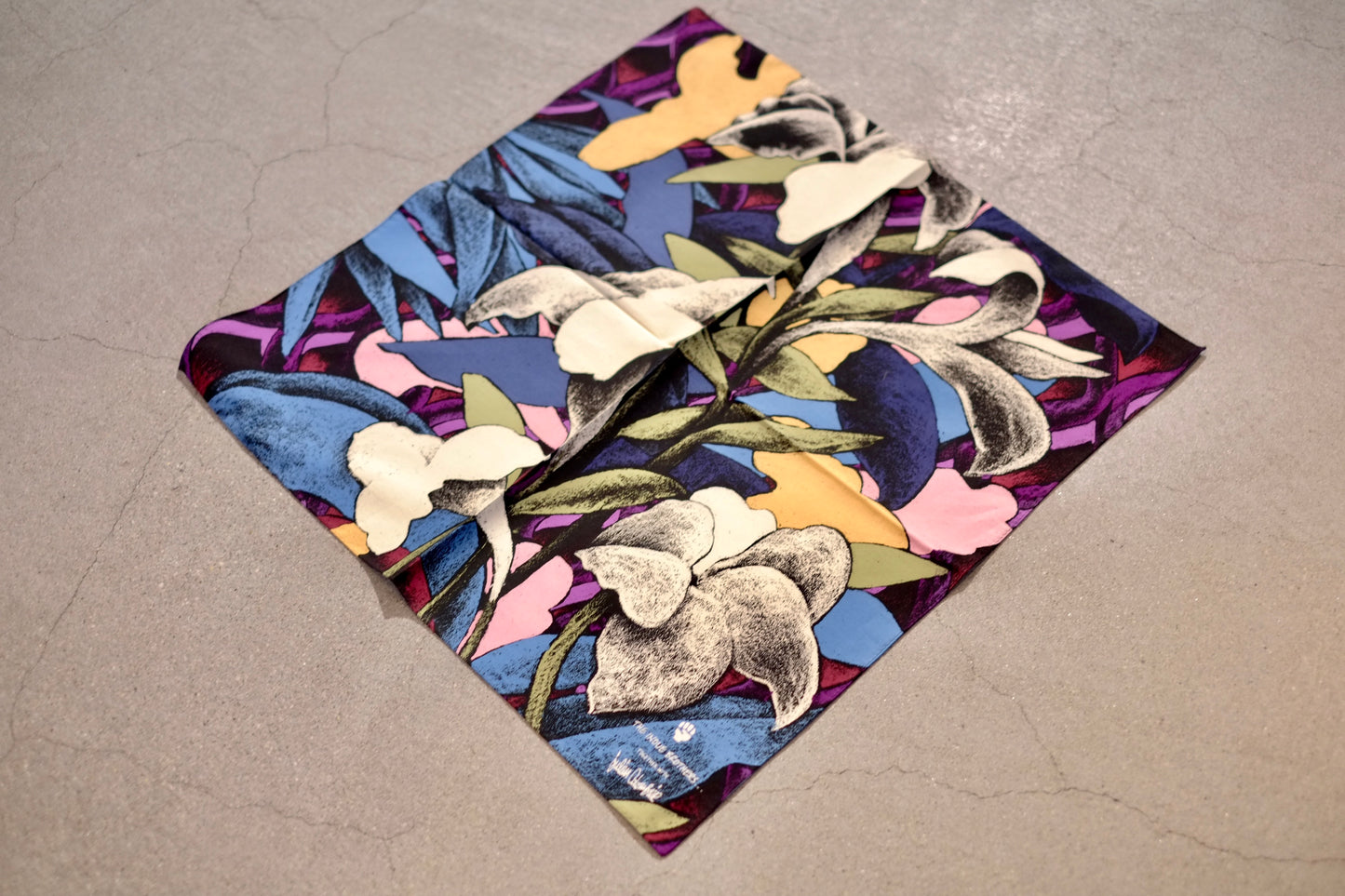 The Inoue Brothers / イノウエブラザーズ"JULIEN COLOMBIER LET IT FLOW Scarf Small"