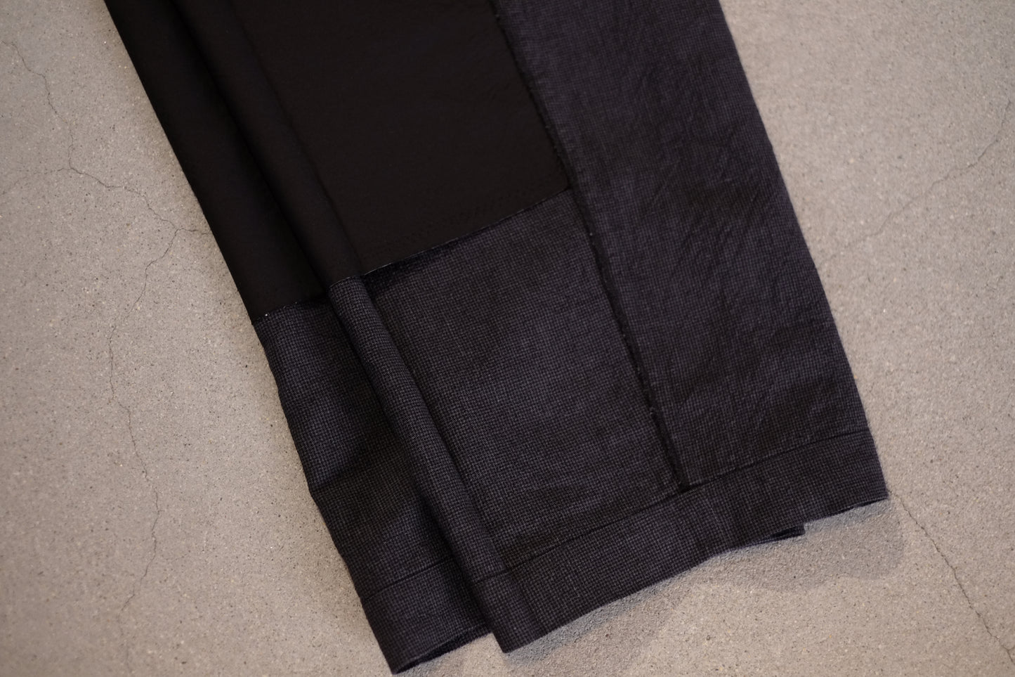 25SS Motiv mfg / モチーフマニュファクチャリング "Free Pleats Trousers"