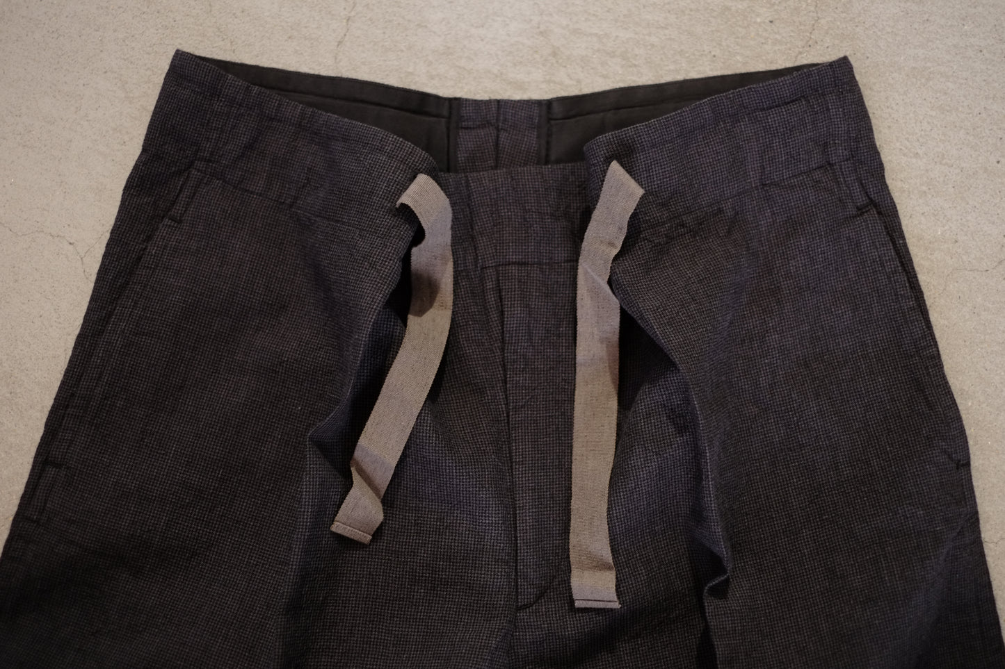 25SS Motiv mfg / モチーフマニュファクチャリング "Free Pleats Trousers"