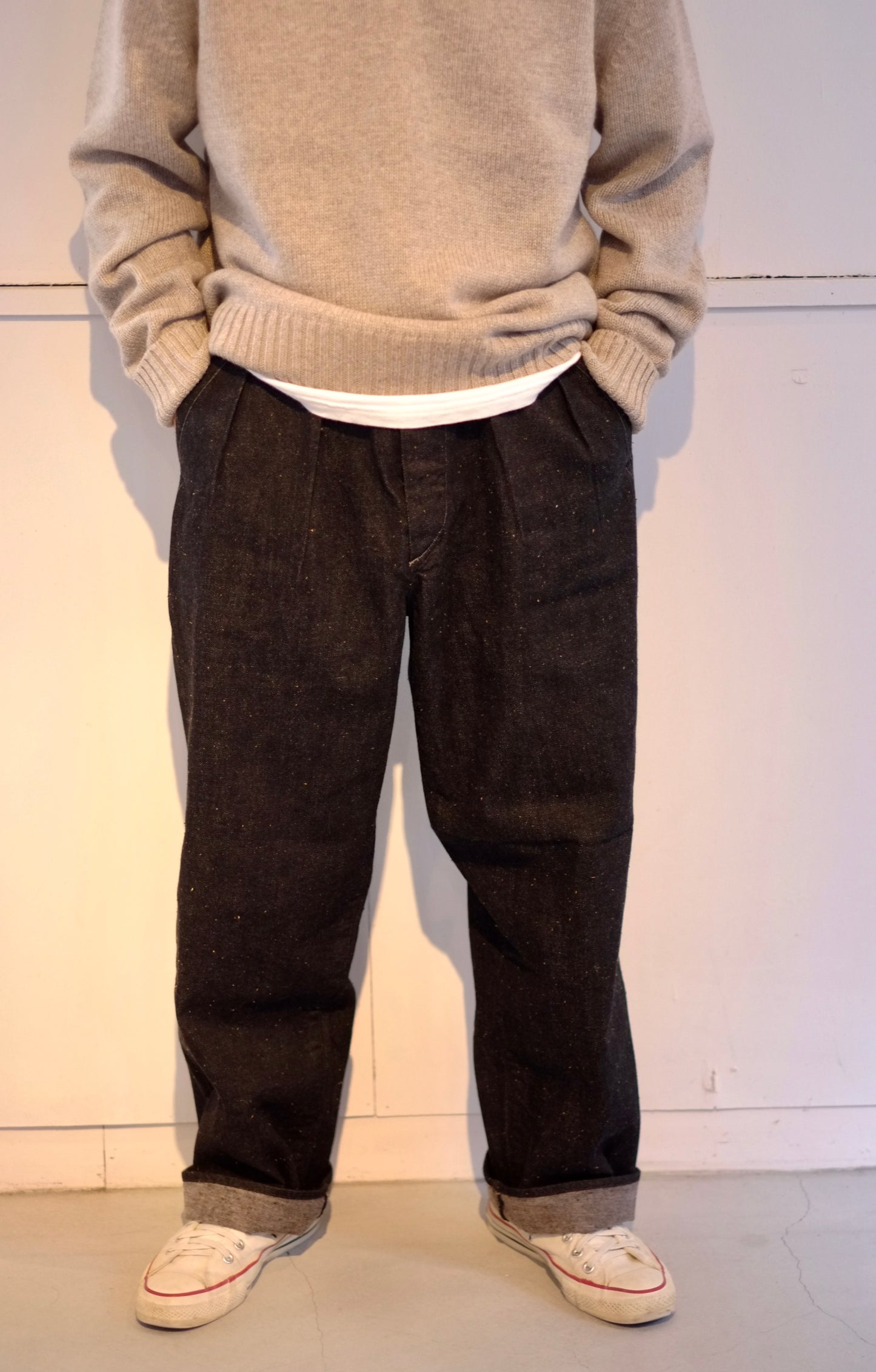 Motiv Mfg / モチーフ マニファクチャリング / "Pleat Denim Trousers"