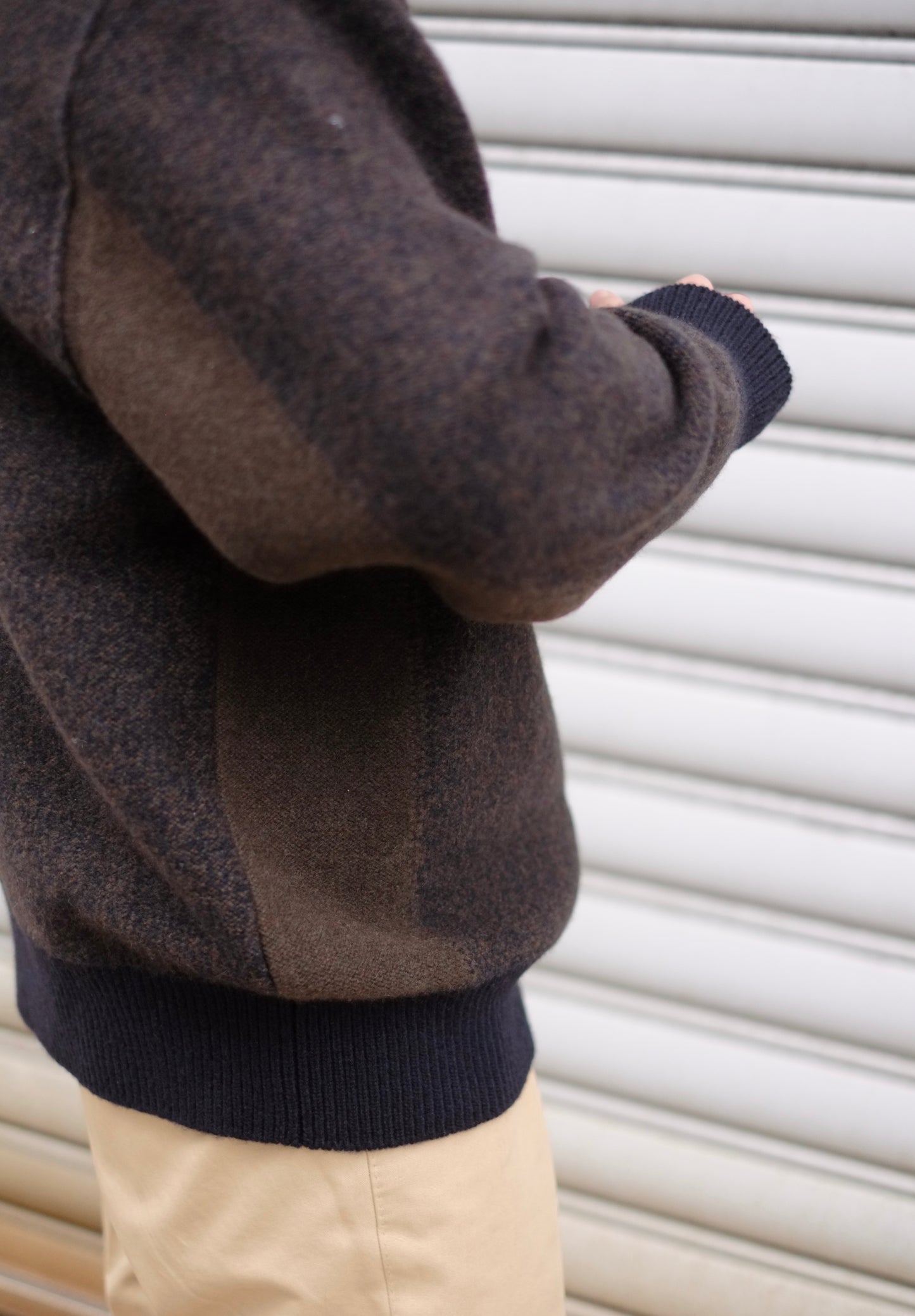 slopeslow / スロープスロー "bicolor crewneck sweater”