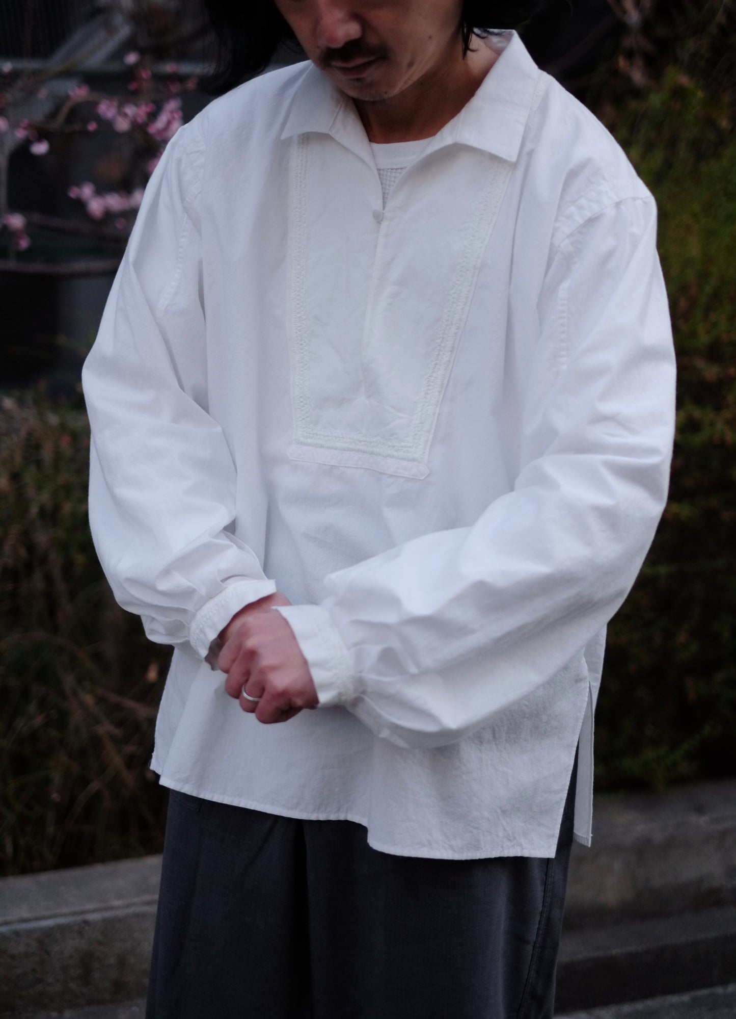 25SS SARTO / サルト “TUCKED SLEEVE EMBROIDERY BLOUSE”