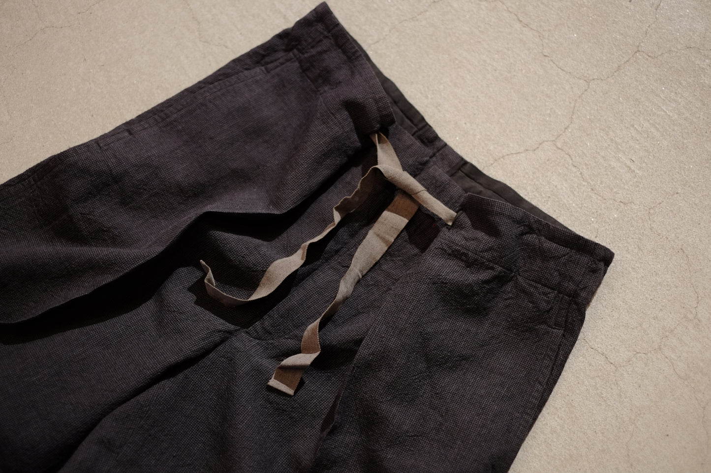 25SS Motiv mfg / モチーフマニュファクチャリング "Free Pleats Trousers"