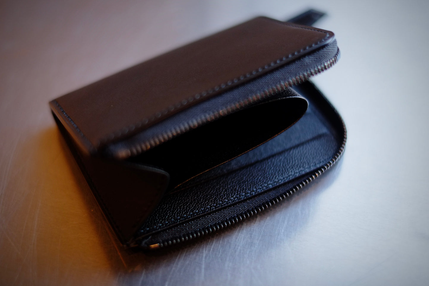 Crevaleathco / クレバレスコ L ZIPマルチウオレット"B"