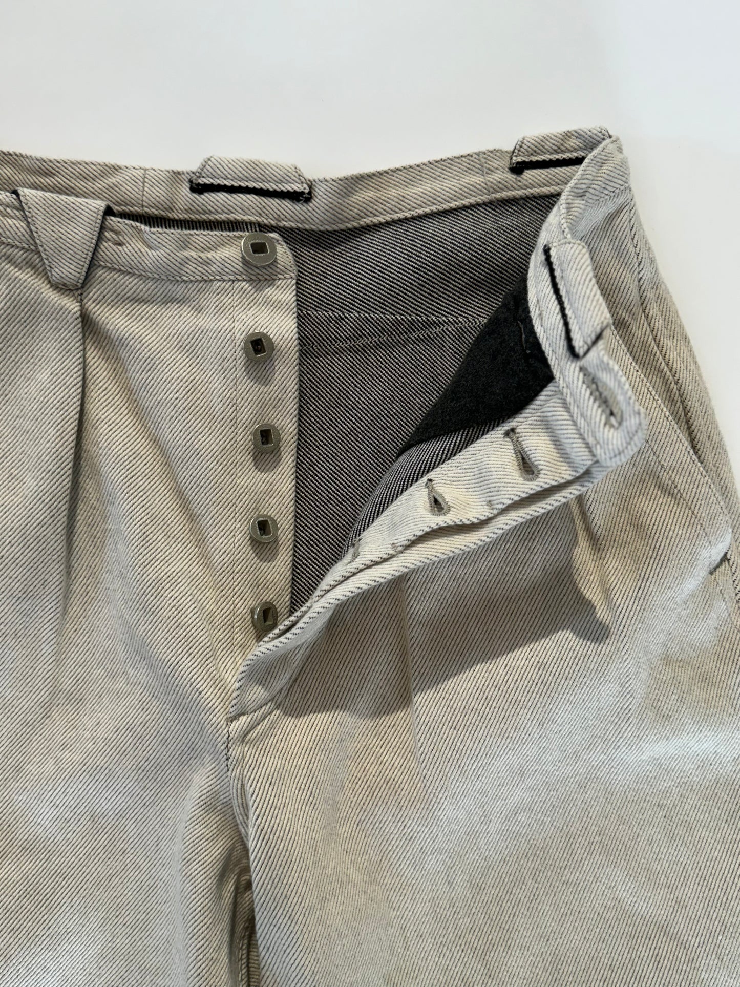 Motiv Mfg /モチーフ マニファクチャリング / "Pleat denim Trousers"