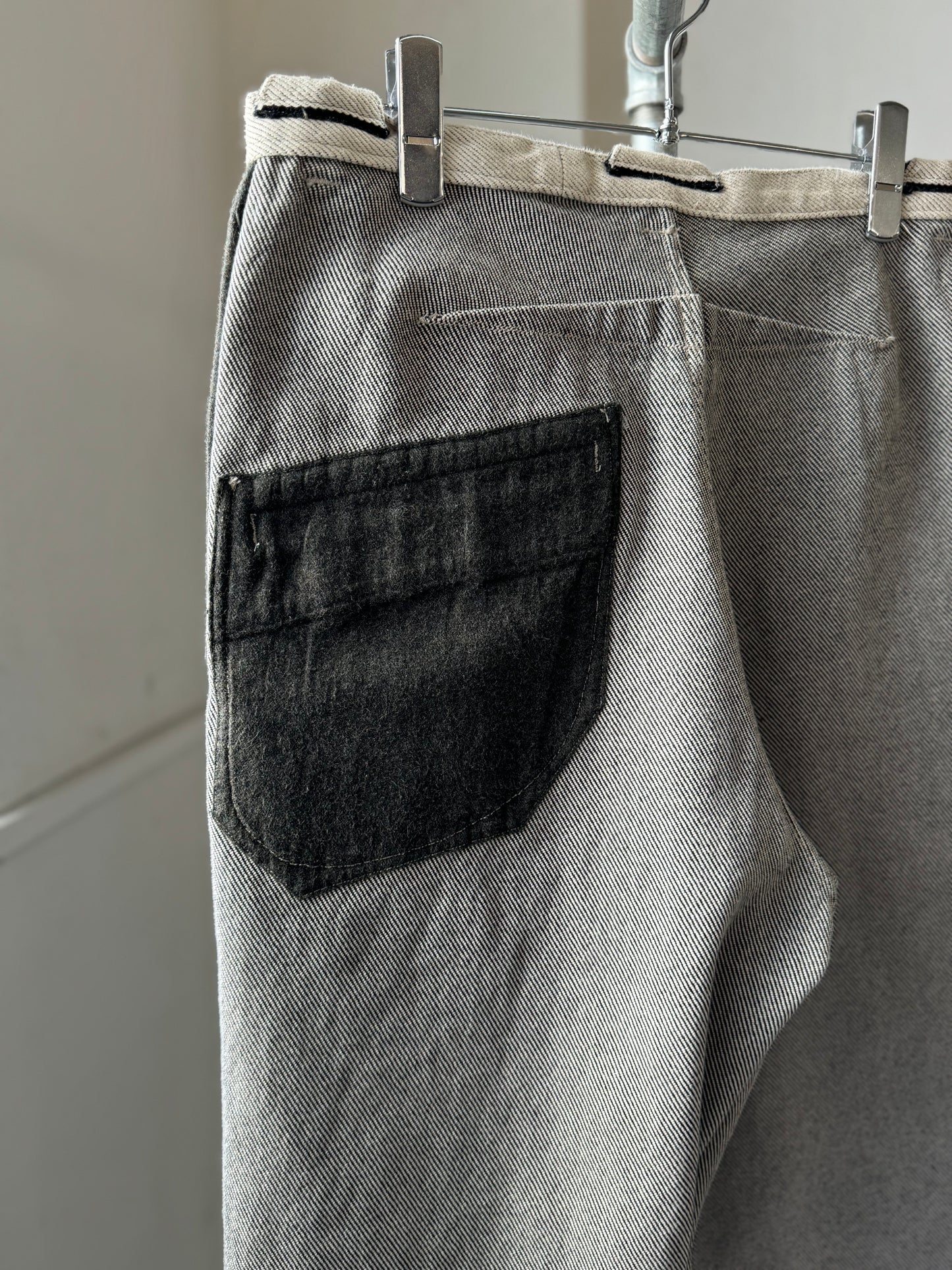 Motiv Mfg /モチーフ マニファクチャリング / "Pleat denim Trousers"