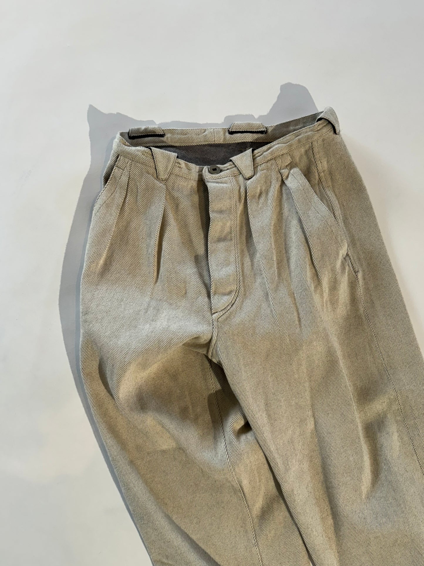 Motiv Mfg /モチーフ マニファクチャリング / "Pleat denim Trousers"