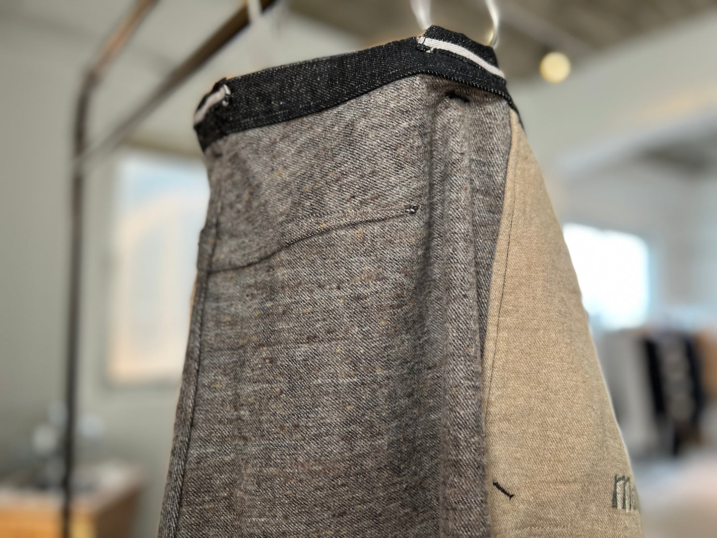 Motiv Mfg / モチーフ マニファクチャリング / "Pleat Denim Trousers"