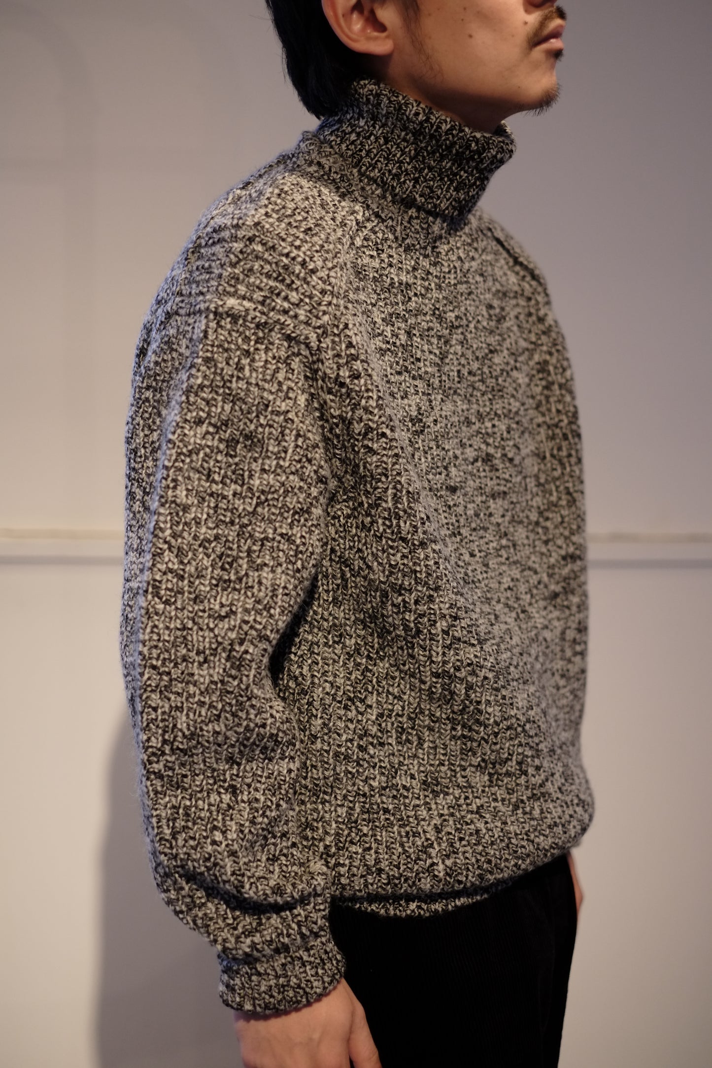slopeslow / スロープスロー "turtle neck sweater"
