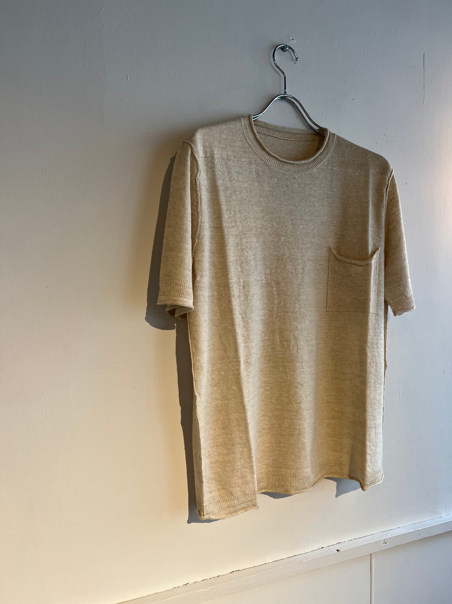 Motiv Mfg /モチーフ マニファクチャリング/ "Fully Fashined Linen Knit Tee"