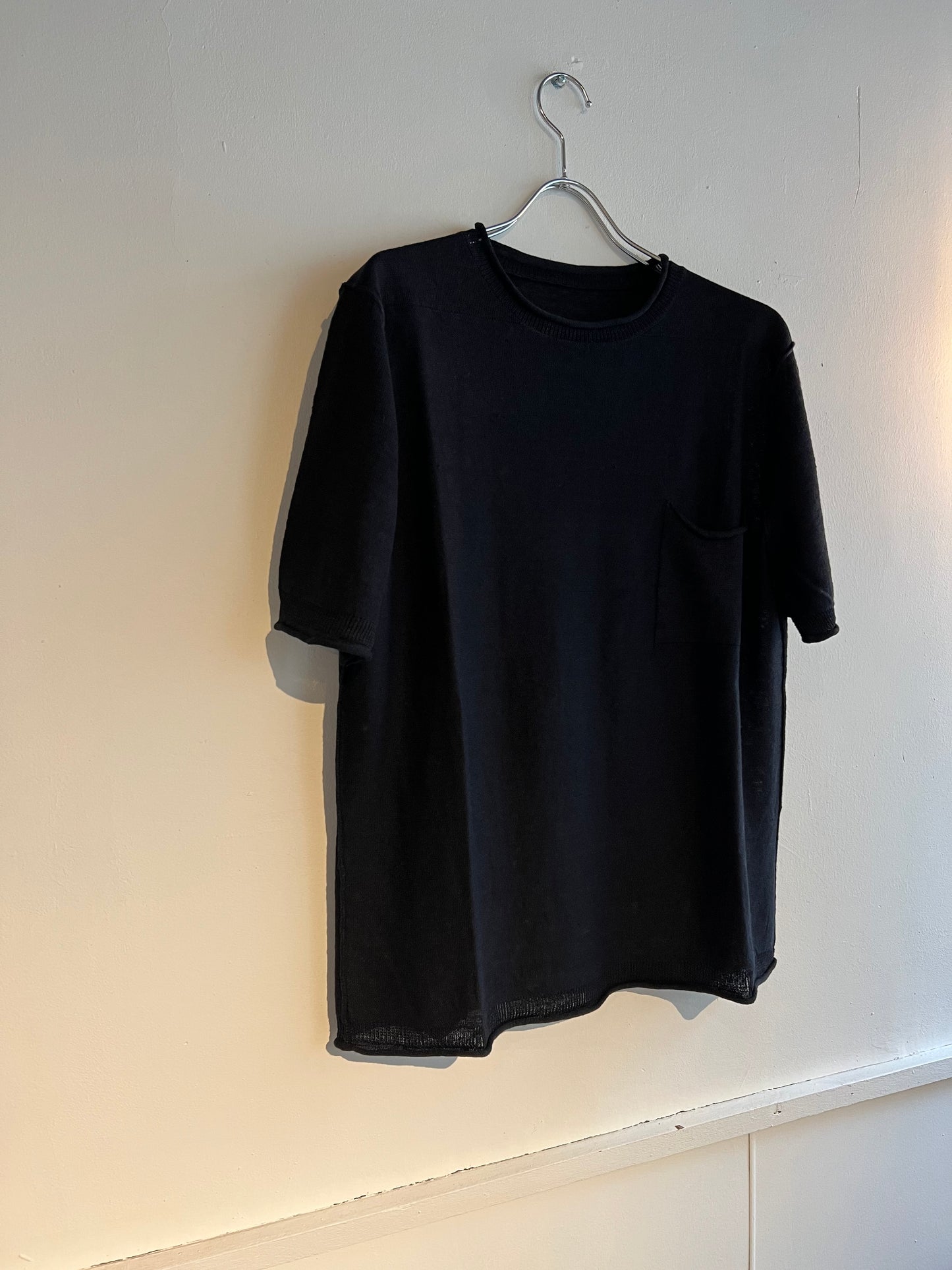 Motiv Mfg /モチーフ マニファクチャリング/ "Fully Fashined Linen Knit Tee"