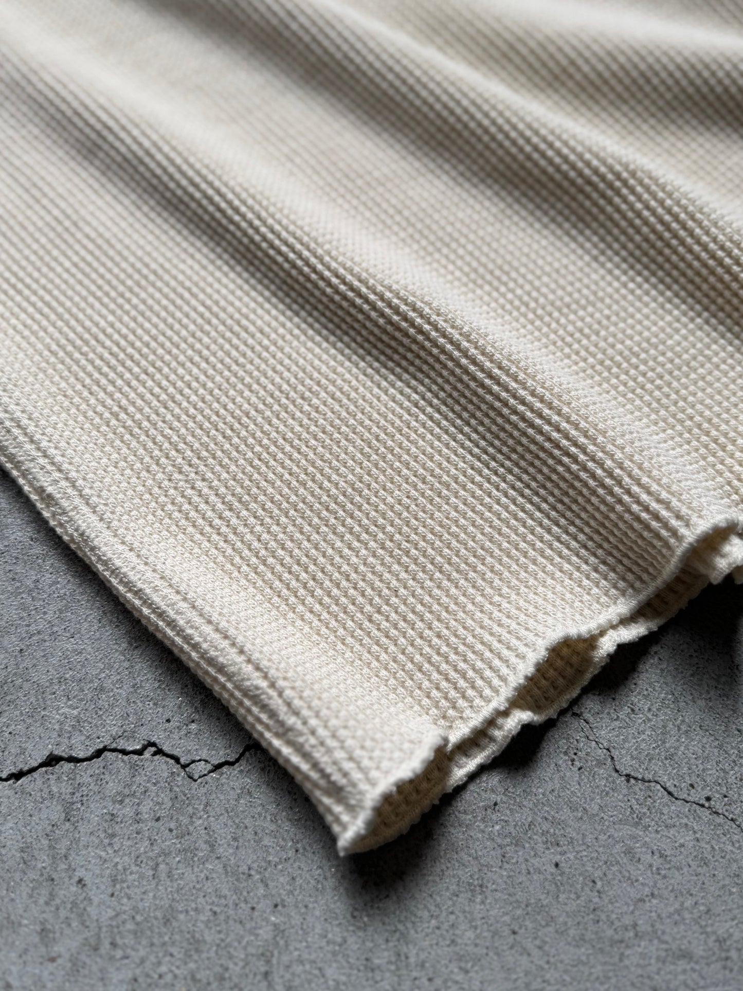 COLLECTION 003 WONDER ROOM ESSE - The Waffle