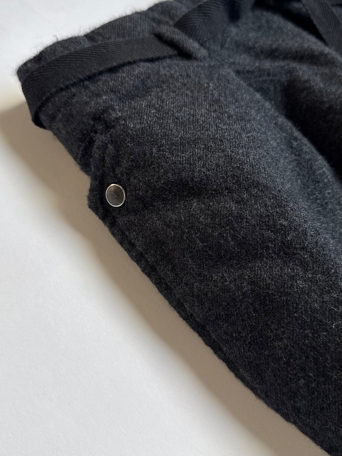 SARTO - FULLING WOOL BELTED TROUSERS