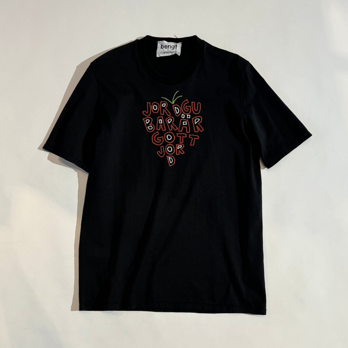 bengt paris / ベンクトパリ "T SHIRTS JORDGUBBAR”