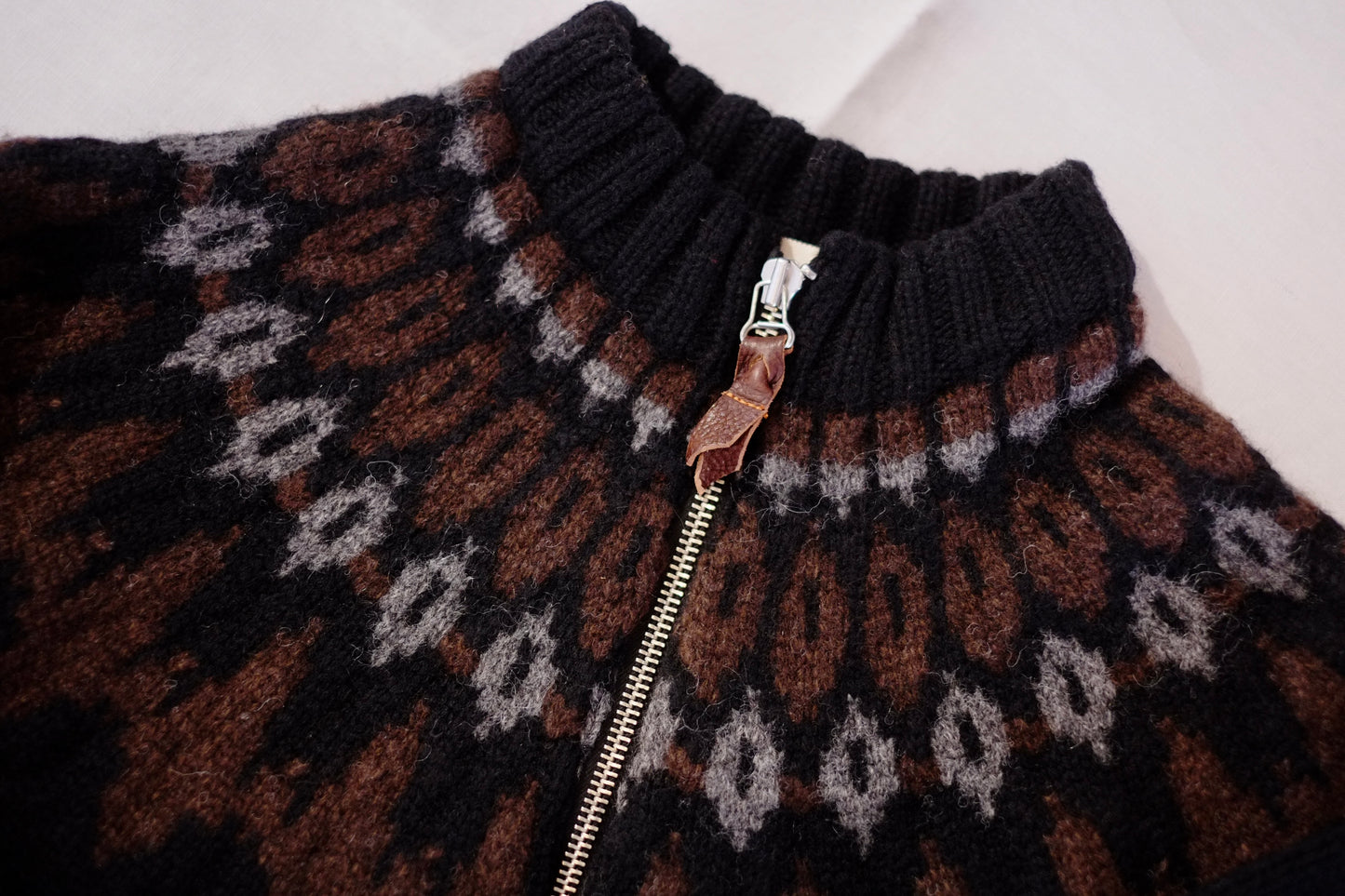 slopeslow / スロープスロー "Lopi sweater zip jacket”