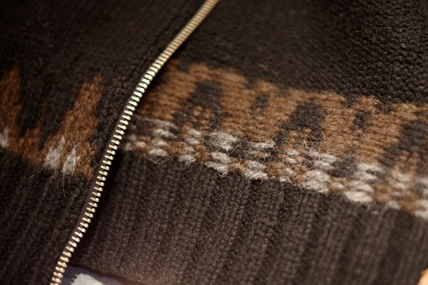 slopeslow / スロープスロー "Lopi sweater zip jacket”