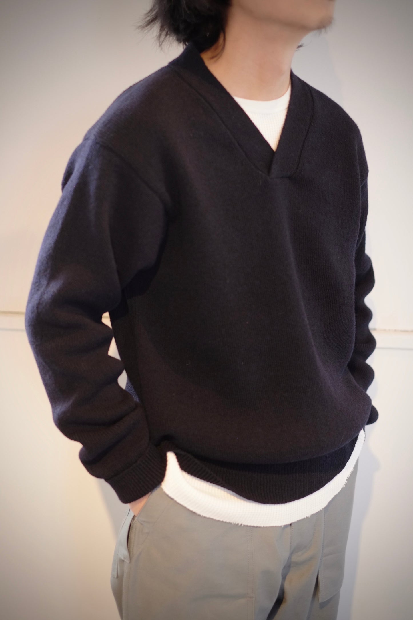 24AW slopeslow / スロープスロー "Cross V neck sweater"