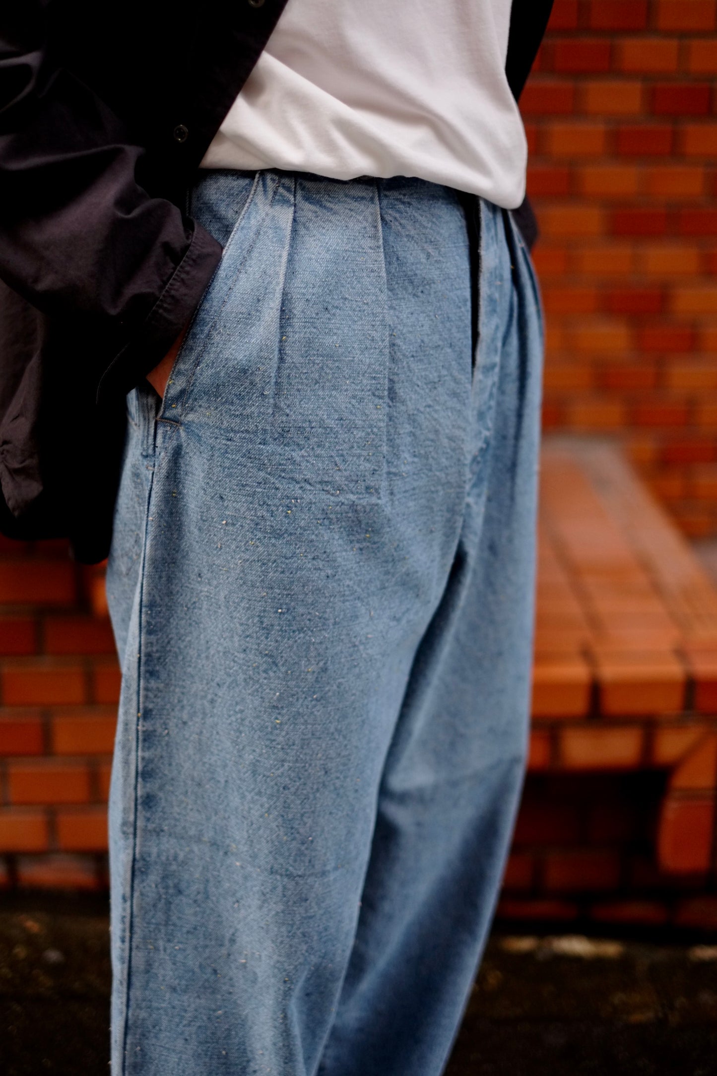 25AW Motiv Mfg - Pleat denim Trousers (Lt indigo)