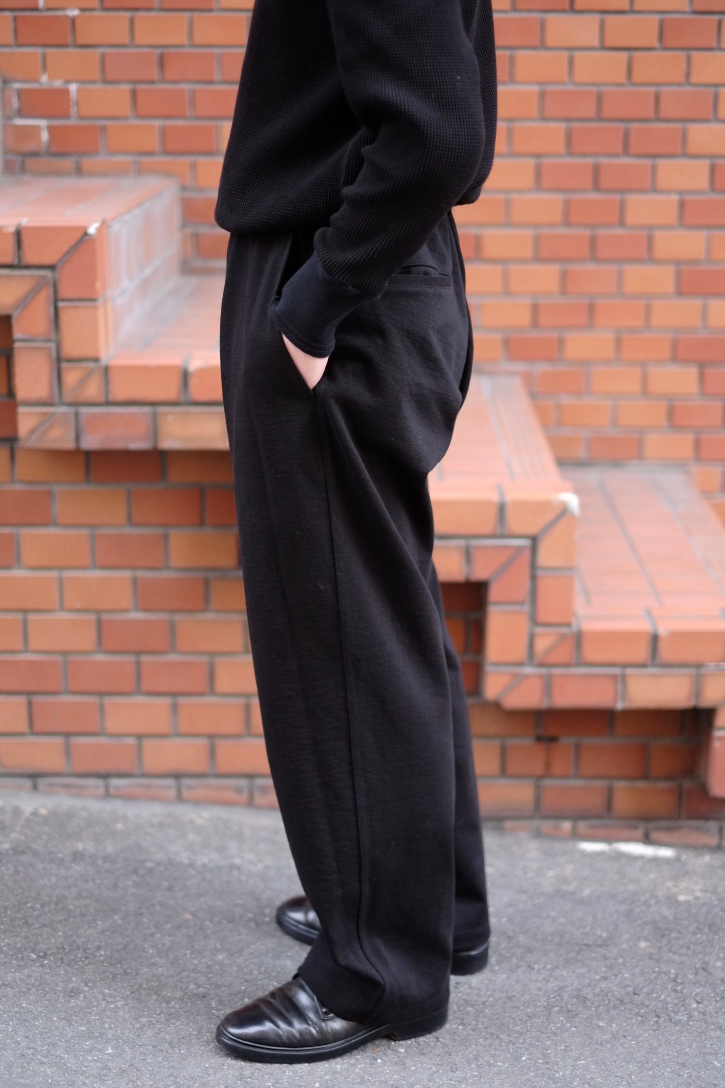 COLLECTION 003 WONDER ROOM ESSE - The Step