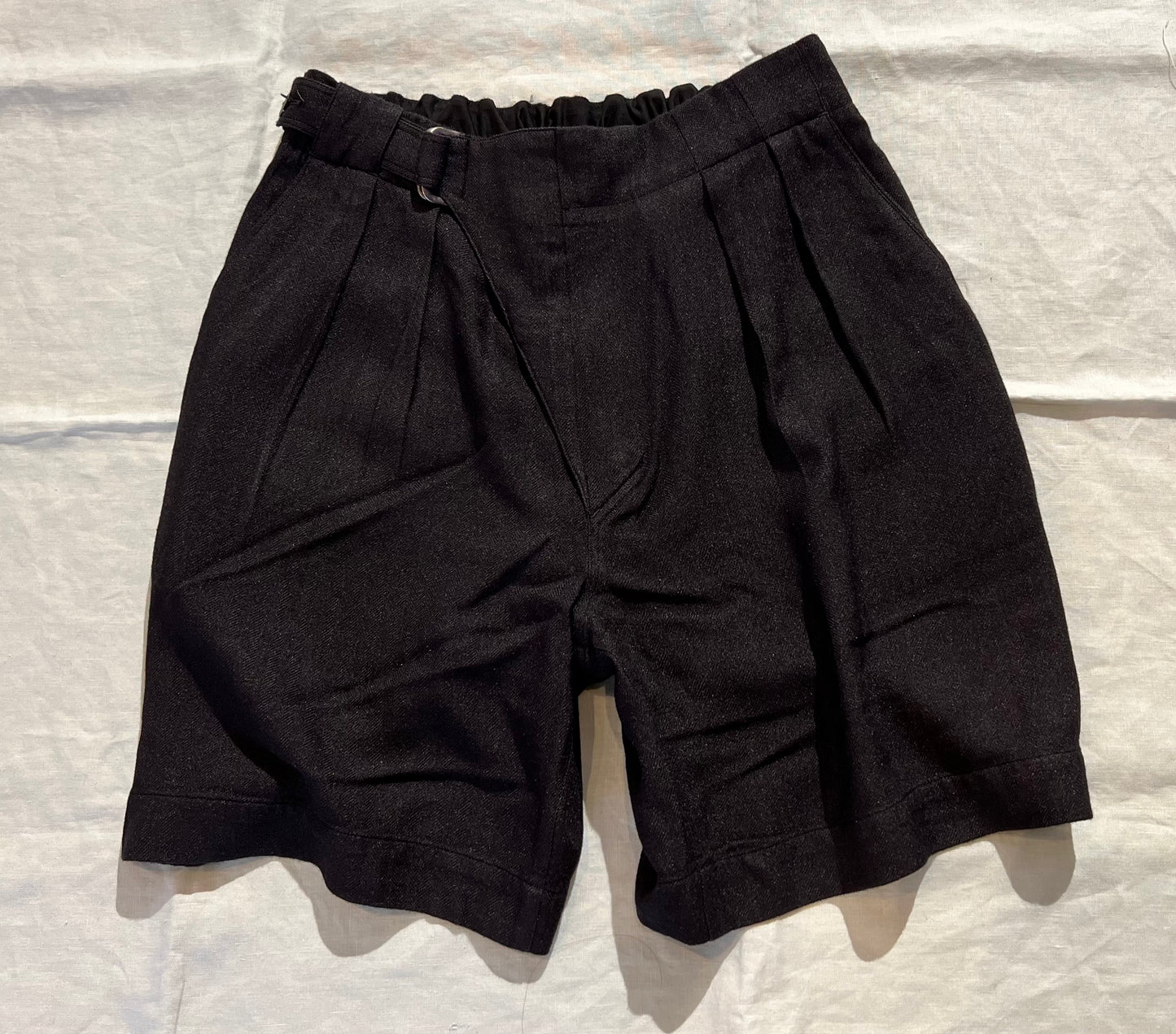 Motiv Mfg /モチーフ マニファクチャリング "Oblique Shorts”