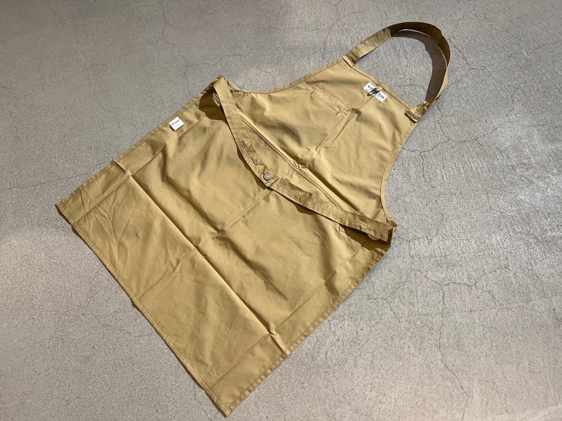 SASSAFRAS - Landscaper Apron – CREUSEURS SASSAFRAS - Landscaper Apron – CREUSEURS