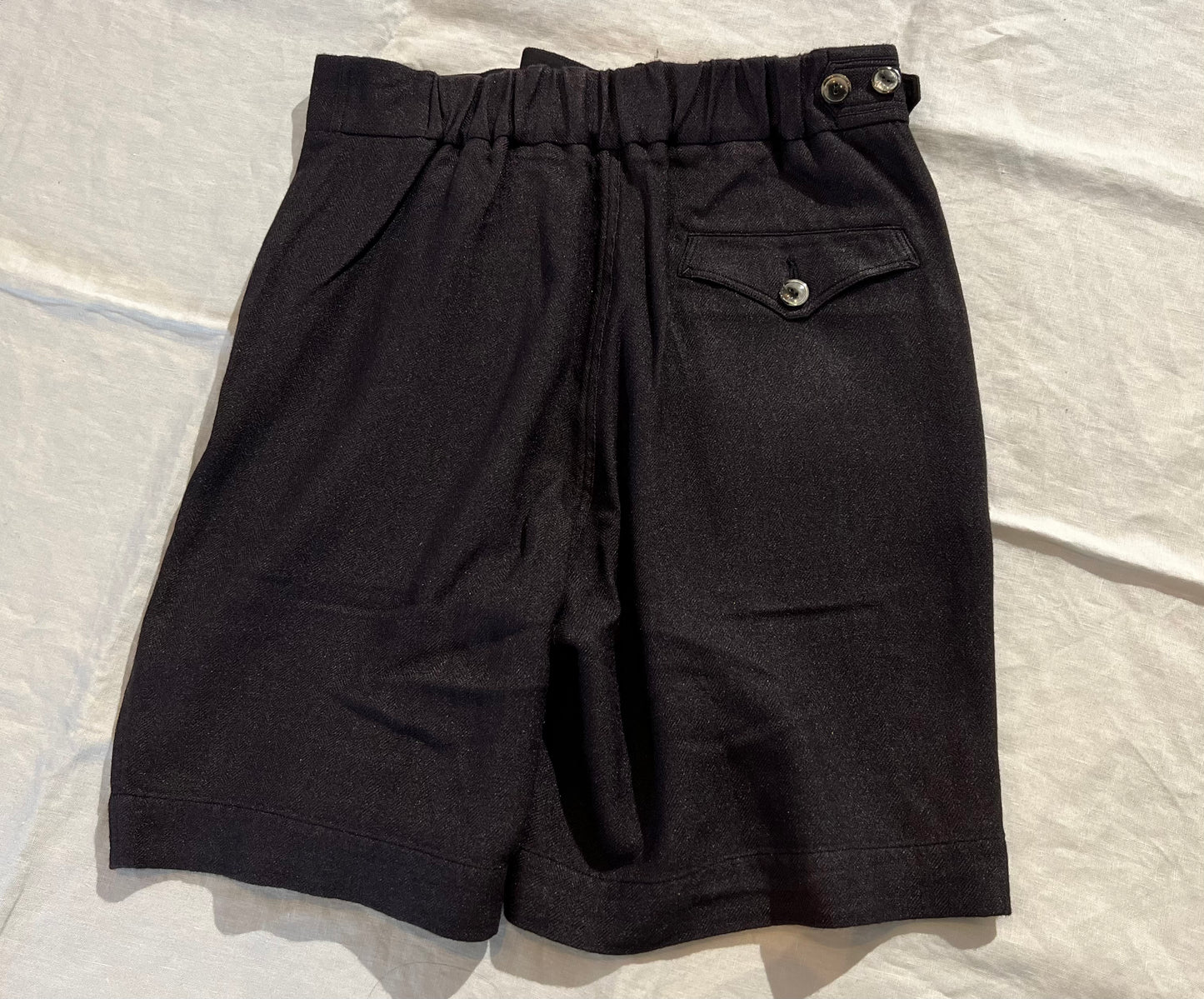 Motiv Mfg /モチーフ マニファクチャリング "Oblique Shorts”